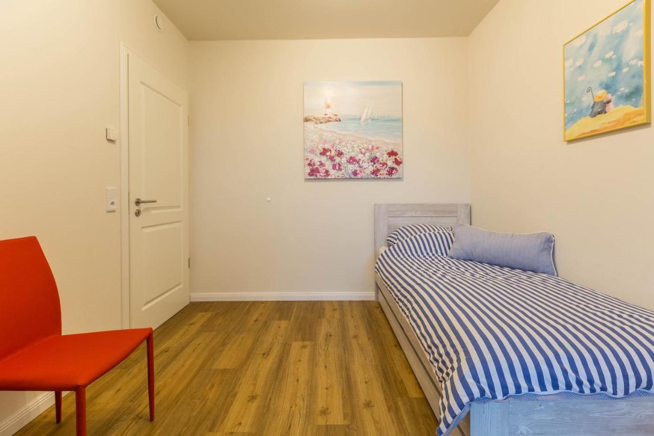 Ferienwohnung Buesumperle Rot Bagian luar foto